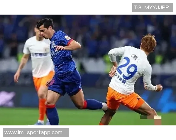 申花遭广岛逆袭朱辰杰失位致荒木隼人头球破门球队陷入困境