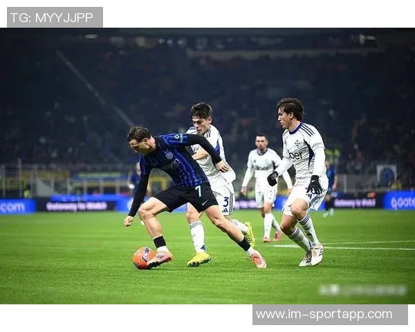 劳塔罗小禁区三连射失利委内瑞拉门将神勇两连扑引发热议 劳塔罗小禁区三连射失利委内瑞拉门将神勇两连扑引发热议