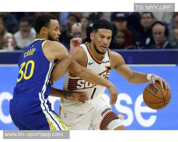 狄龙称赞布克进攻更具侵略性并找到创造罚球机会的有效方法 狄龙称赞布克进攻更具侵略性并找到创造罚球机会的有效方法