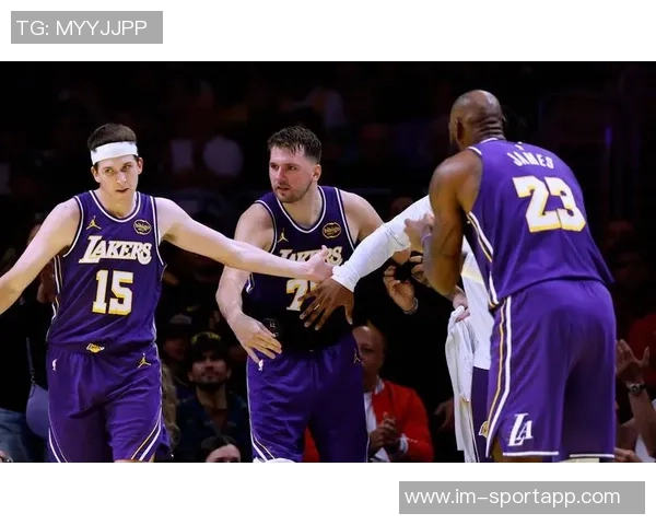 NBA季后赛八强对决雷霆挑战太阳湖人迎战马刺魔术对决热火猛龙争夺尼克斯晋级资格