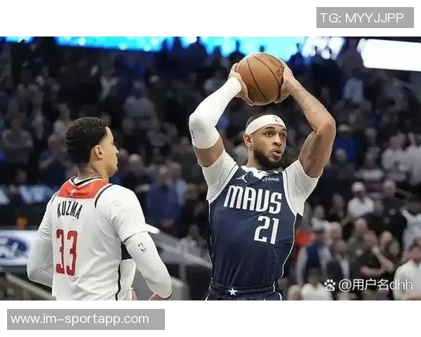 明天独行侠对阵篮网克莱状态良好可出战加福德出场机会渺茫 明天独行侠对阵篮网克莱状态良好可出战加福德出场机会渺茫