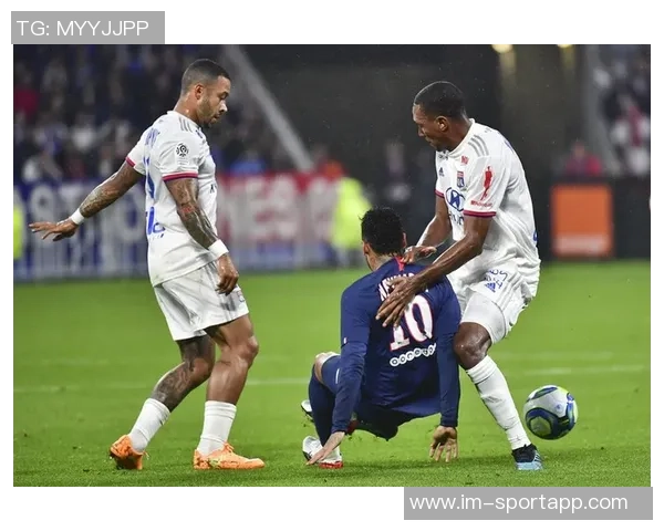 金斯利科曼为法国队61场比赛未满全场创下新纪录 金斯利科曼为法国队61场比赛未满全场创下新纪录