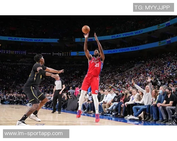 布劳恩复出状态低迷半场未得分却贡献4篮板2助攻 布劳恩复出状态低迷半场未得分却贡献4篮板2助攻