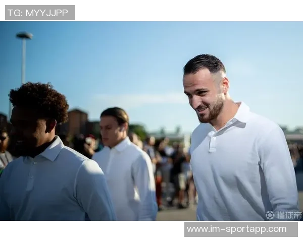 斯基拉报道罗马尤文关注弗鲁勒博洛尼亚积极续约球员 斯基拉报道罗马尤文关注弗鲁勒博洛尼亚积极续约球员