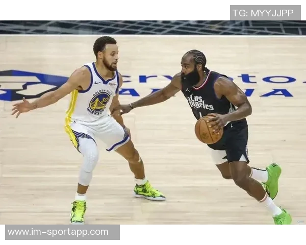 明日勇士挑战快船赛斯库里缺席其他主力球员全力出战 明日勇士挑战快船赛斯库里缺席其他主力球员全力出战